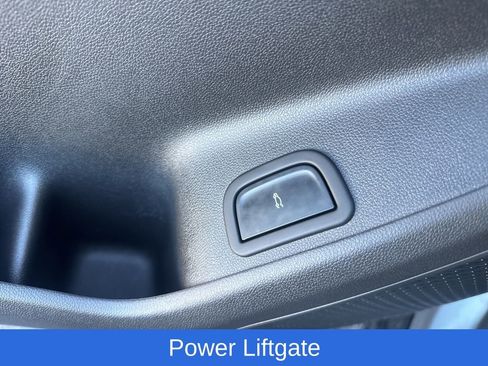 Used 2026 Chevrolet Traverse LT w/ Midnight/Sport Edition image 9