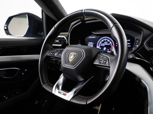 Used 2020 Lamborghini Urus AWD/4WD image 34