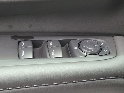 Used 2026 Chevrolet Suburban LT RWD image 26