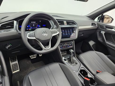 Used 2023 Volkswagen Tiguan SE R-Line FWD image 14