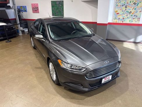 Used 2016 Ford Fusion SE image 28