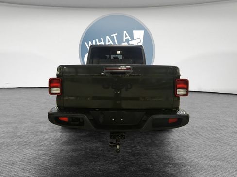 Used 2022 Jeep Gladiator Sport AWD/4WD image 6