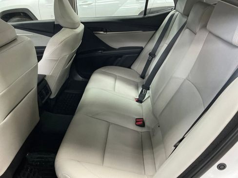 Used 2025 Toyota Camry XLE image 24