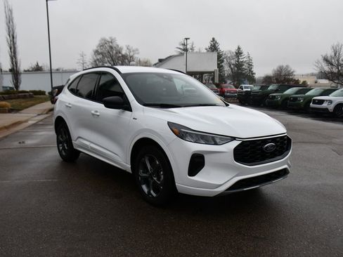 Used 2023 Ford Escape ST-Line w/ Tech Pack #1 image 9