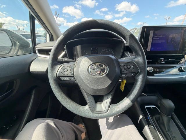 Used 2025 Toyota Corolla LE FWD image 22
