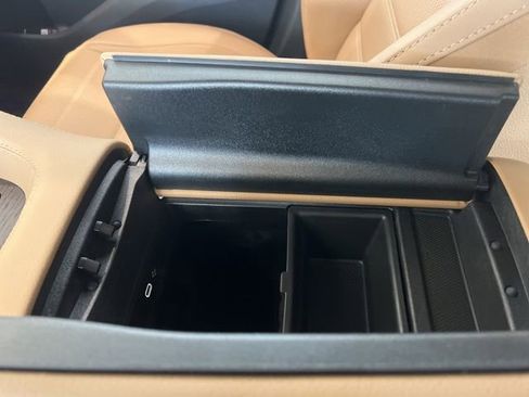 New 2026 Mercedes-Benz GLS 580 4MATIC image 9