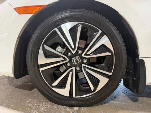 Used 2018 Honda Civic EX-L image 19