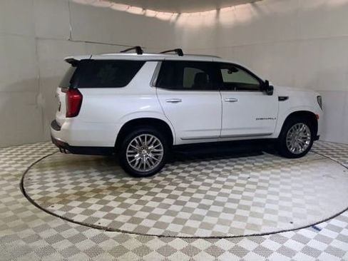 Used 2024 GMC Yukon Denali AWD/4WD image 3