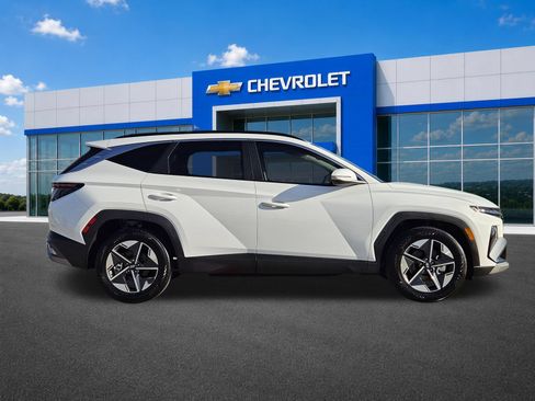 Used 2025 Hyundai Tucson SEL FWD image 7