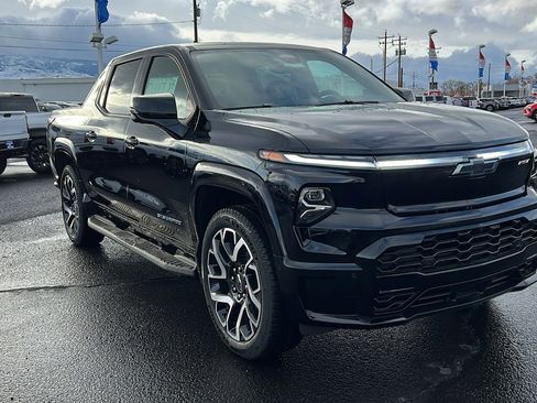 New 2024 Chevrolet Silverado EV RST image 3