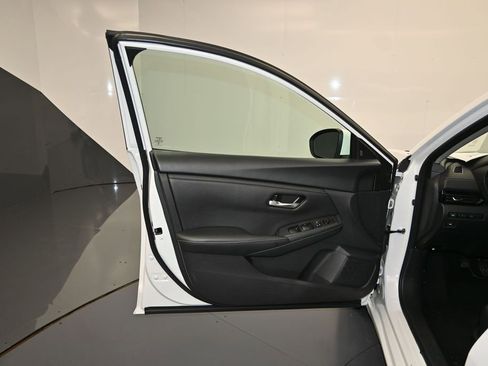 Used 2024 Nissan Sentra SV FWD image 10