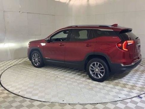 Used 2024 GMC Terrain SLT AWD/4WD image 7