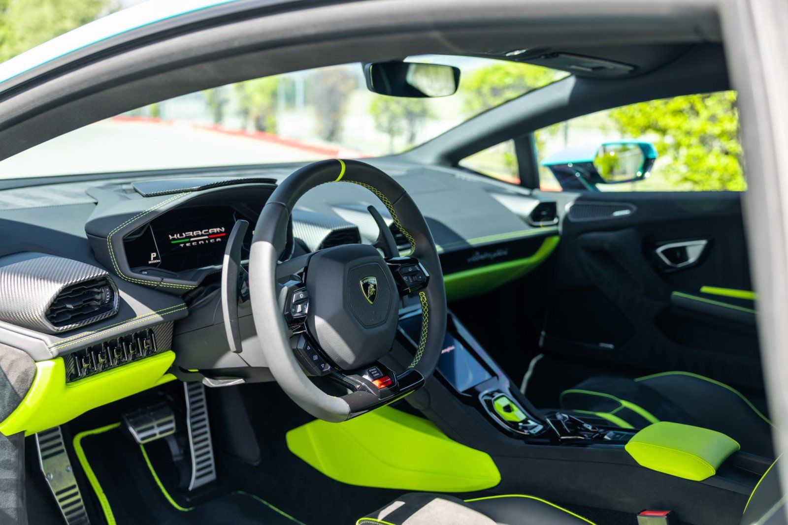 Used 2024 Lamborghini Huracan Tecnica RWD image 16