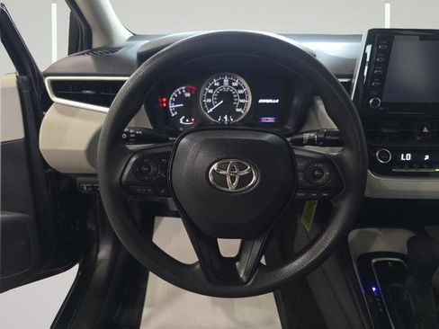 Used 2021 Toyota Corolla LE FWD image 13