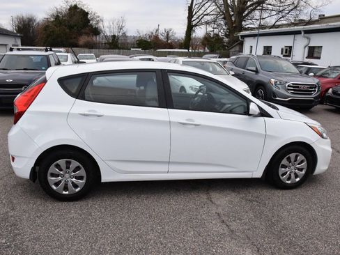 Used 2017 Hyundai Accent SE image 4