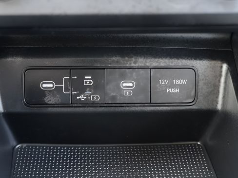 Certified 2025 Hyundai Tucson SE FWD image 31