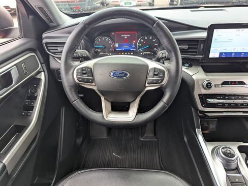 Used 2020 Ford Explorer XLT w/ Equipment Group 202A image 22