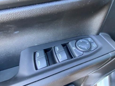 Used 2022 Chevrolet Silverado 1500 Custom image 18