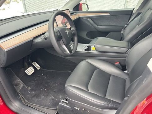 Used 2024 Tesla Model Y Performance image 9