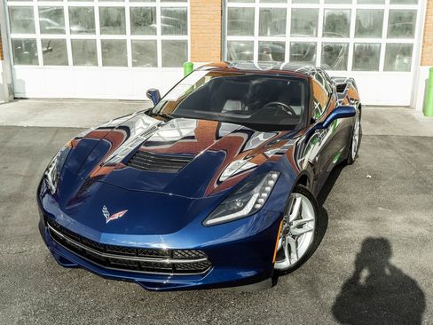 Used 2018 Chevrolet Corvette Stingray Coupe w/ Battery Protection Package image 2