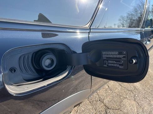 Certified 2025 Volvo V90 B6 Cross Country Ultra AWD/4WD image 14