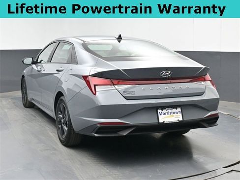 Used 2022 Hyundai Elantra SEL image 16