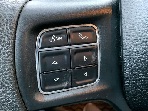 Used 2018 RAM 1500 Classic SLT image 21