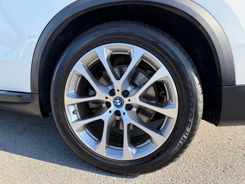 Used 2023 BMW X5 xDrive45e AWD/4WD image 35