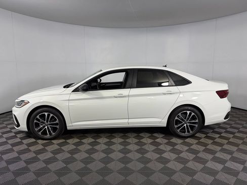 Used 2025 Volkswagen Jetta Sport FWD image 11