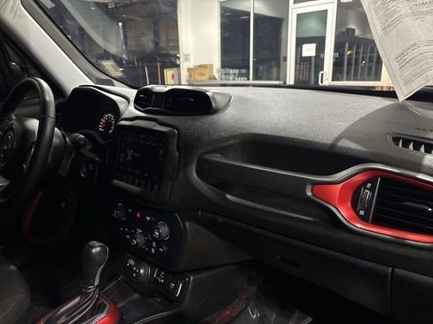 Used 2019 Jeep Renegade Trailhawk w/ UConnect 8.4 Nav Group image 35