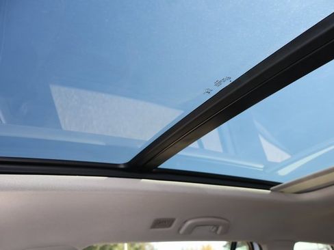 New 2026 Volkswagen Taos SE image 28