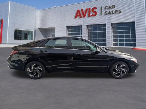 Used 2025 Hyundai Elantra SEL FWD image 5