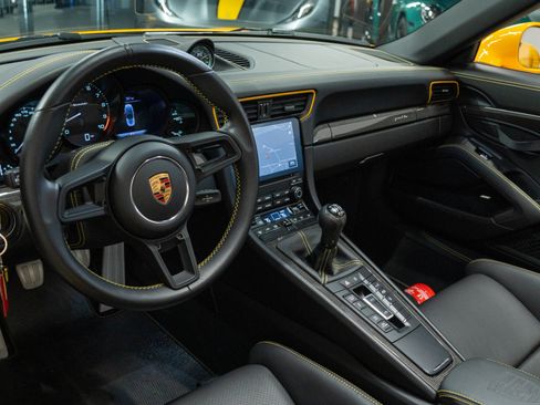 Used 2019 Porsche 911 Speedster RWD image 41