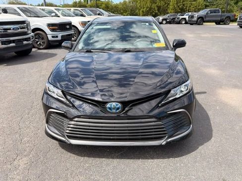 Used 2023 Toyota Camry LE image 10