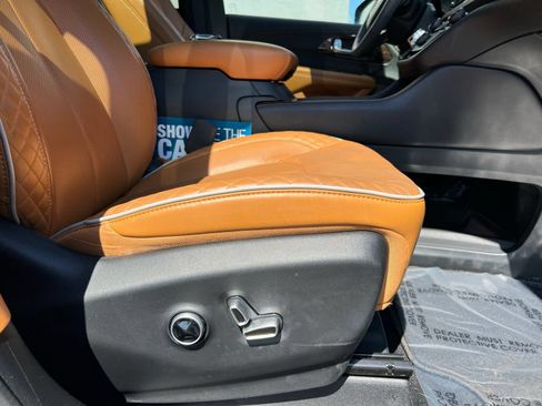 Used 2023 Chrysler Pacifica Pinnacle FWD image 81