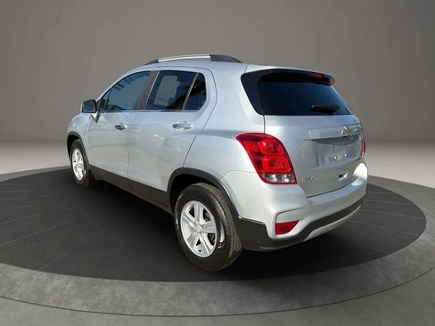 Used 2019 Chevrolet Trax LT w/ LT Convenience Package FWD image 7