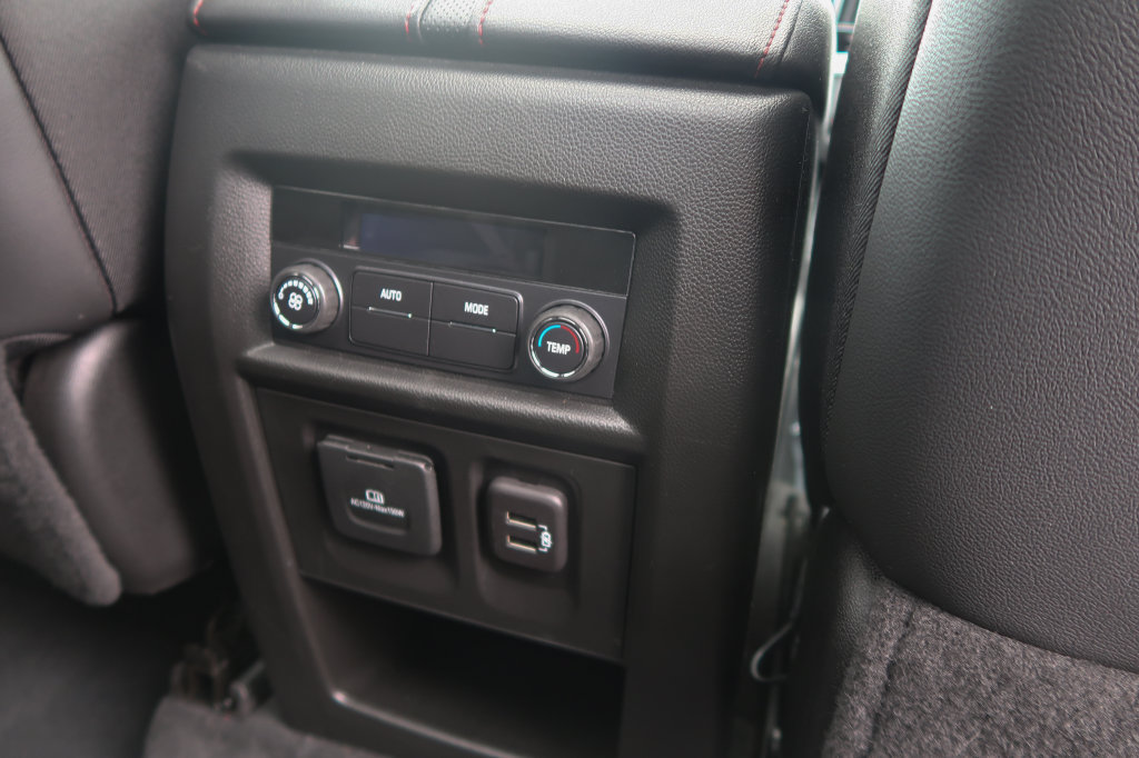 Used 2023 Chevrolet Traverse RS AWD/4WD image 18
