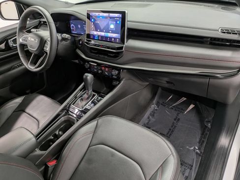 Used 2025 Jeep Compass Trailhawk w/ Trailhawk Elite Group AWD/4WD image 30