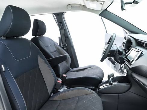 Used 2018 Nissan Kicks S FWD image 38