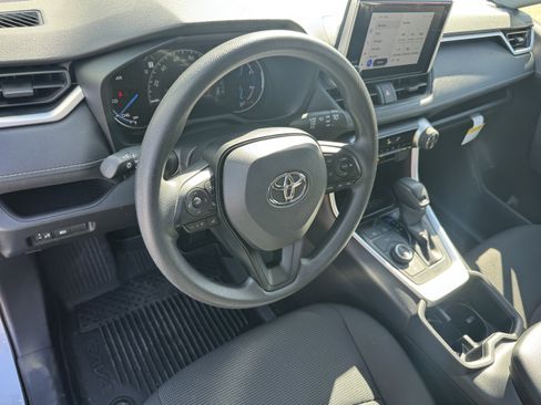 Used 2025 Toyota RAV4 LE AWD/4WD image 21