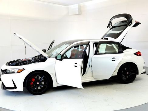 Used 2024 Honda Civic Type R image 10
