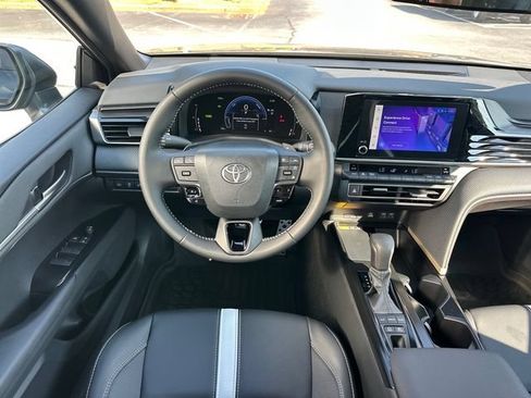 Used 2026 Toyota Camry SE FWD image 12