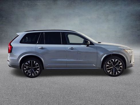 New 2026 Volvo XC90 T8 Ultra w/ Protection Package AWD/4WD image 8