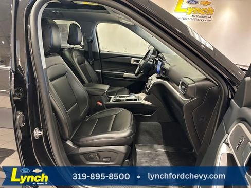 Used 2023 Ford Explorer XLT w/ Equipment Group 202A image 7