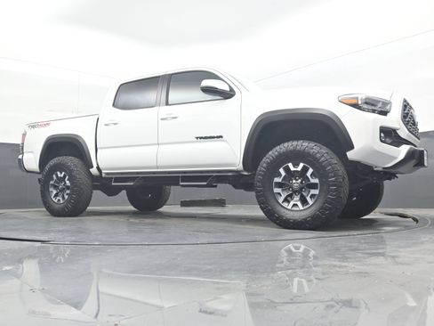 Used 2023 Toyota Tacoma TRD Off-Road AWD/4WD image 23