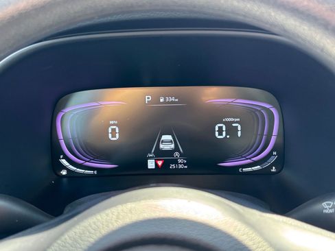 Used 2025 Kia Soul LX w/ LX Technology Package FWD image 39