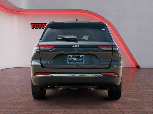 Used 2024 Jeep Grand Cherokee Laredo w/ MOPAR Finishing Package AWD/4WD image 7