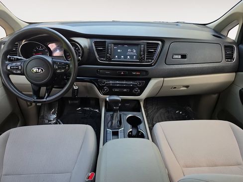 Used 2019 Kia Sedona L FWD image 10