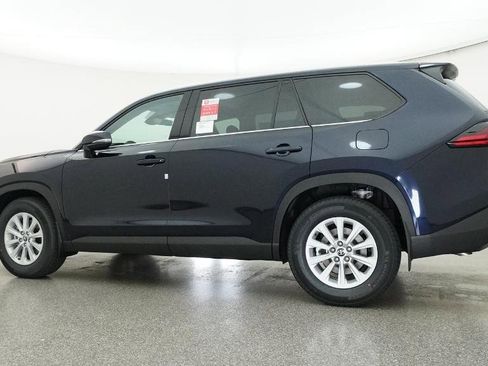 New 2026 Toyota Grand Highlander XLE image 8