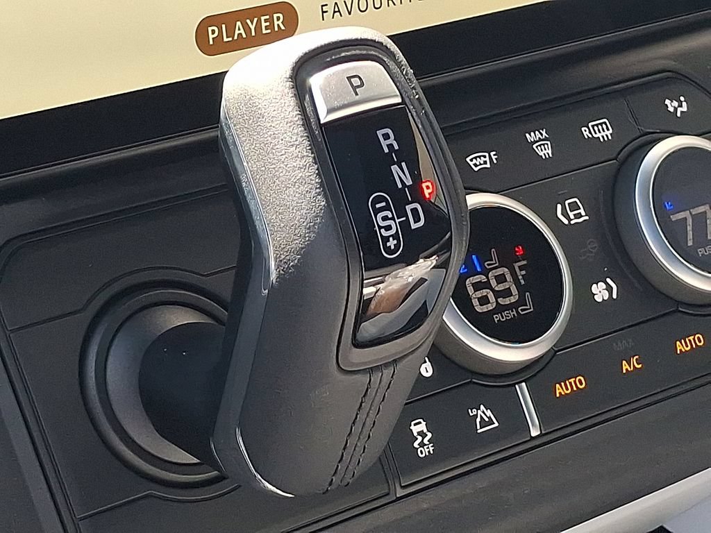 New 2026 Land Rover Defender 110 X-Dynamic SE AWD/4WD image 12